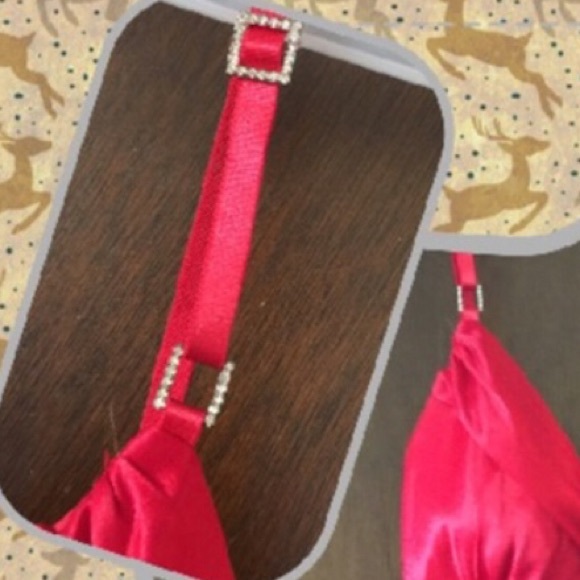 Beautiful red dress with strappy bling details - Picture 2 of 3